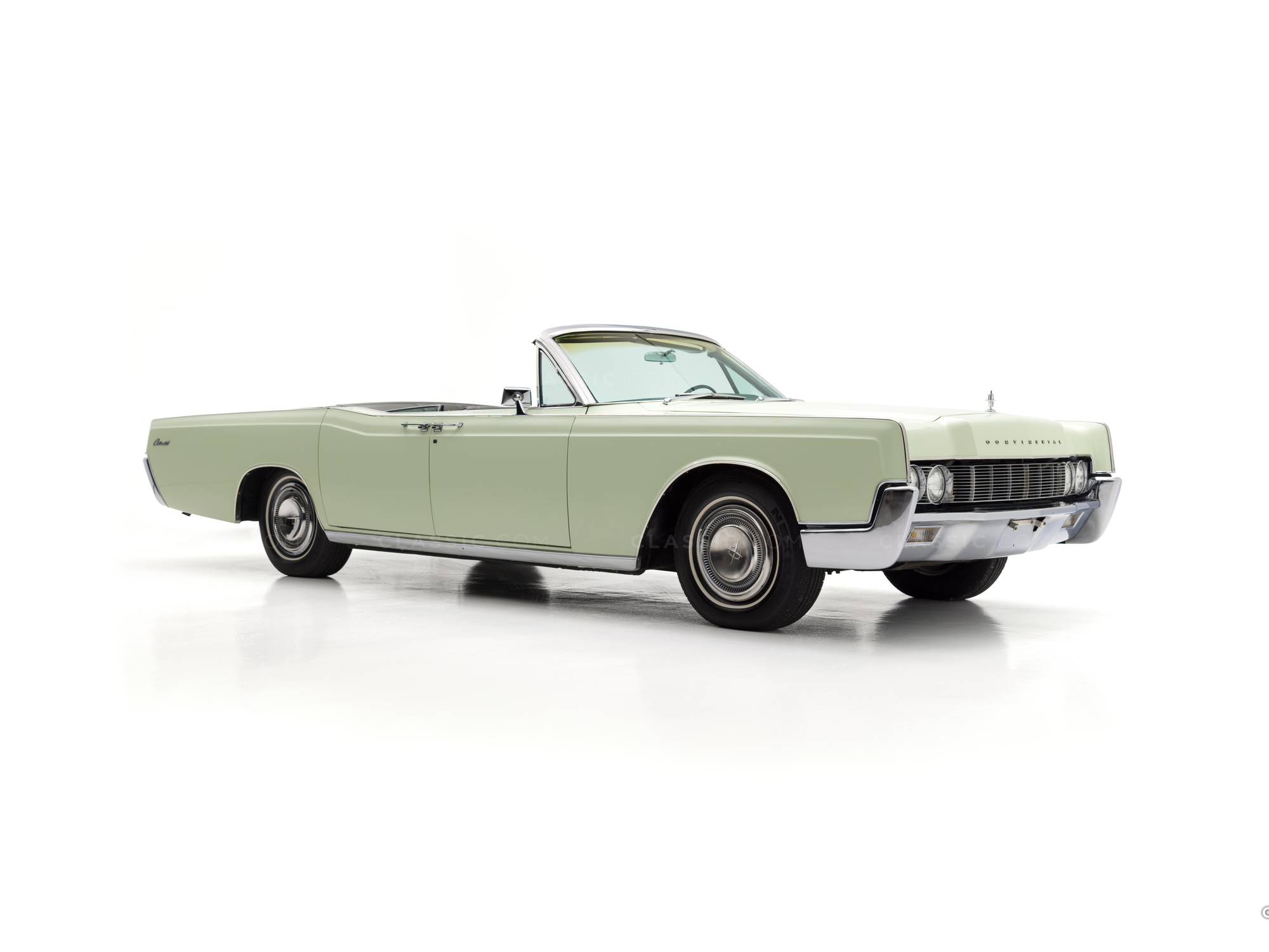 The Classic Motor Company - 1967 Lincoln Continental 7Y86G806920 - Cameo Green - Studio
