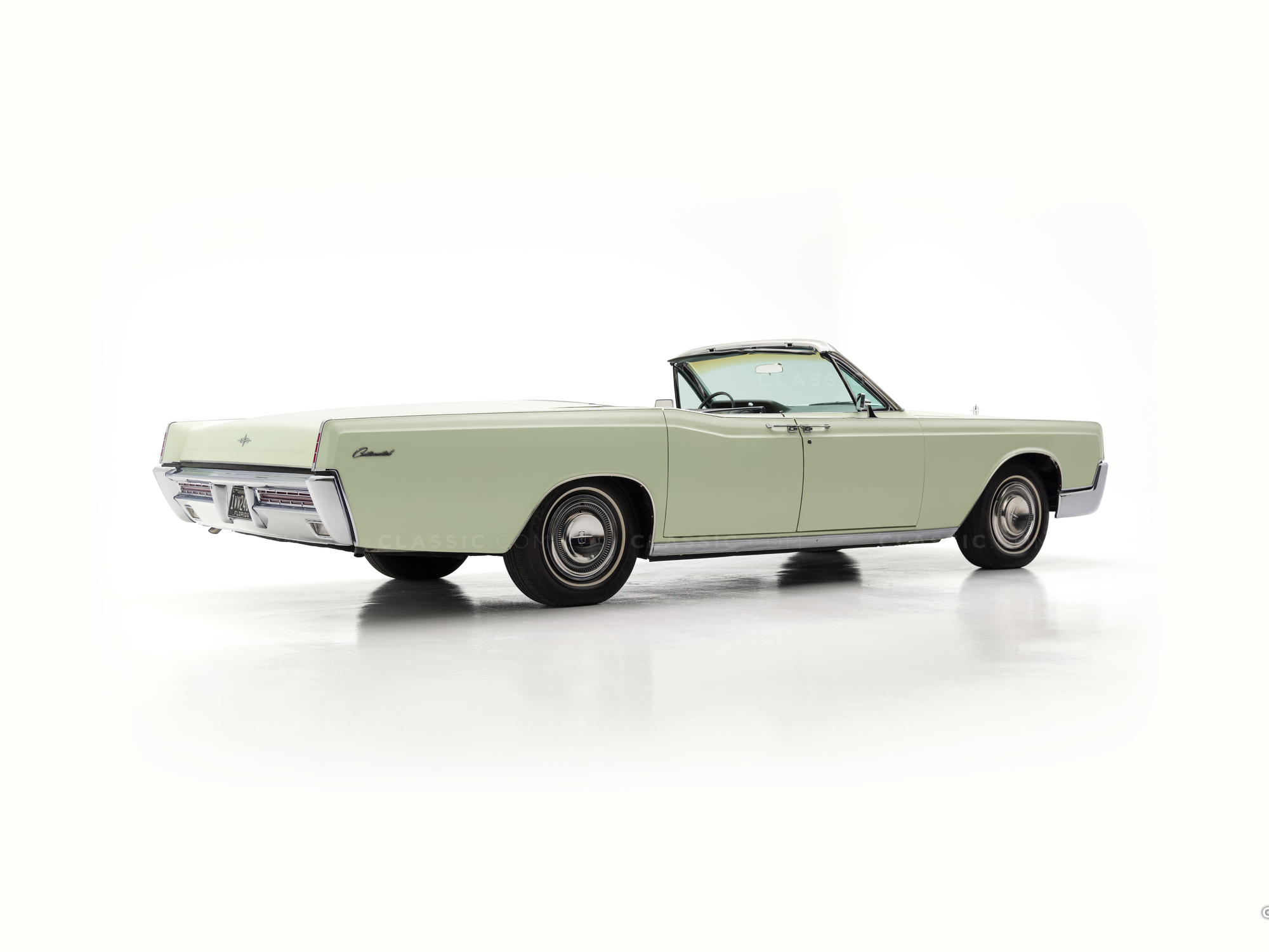 The Classic Motor Company - 1967 Lincoln Continental 7Y86G806920 - Cameo Green - Studio