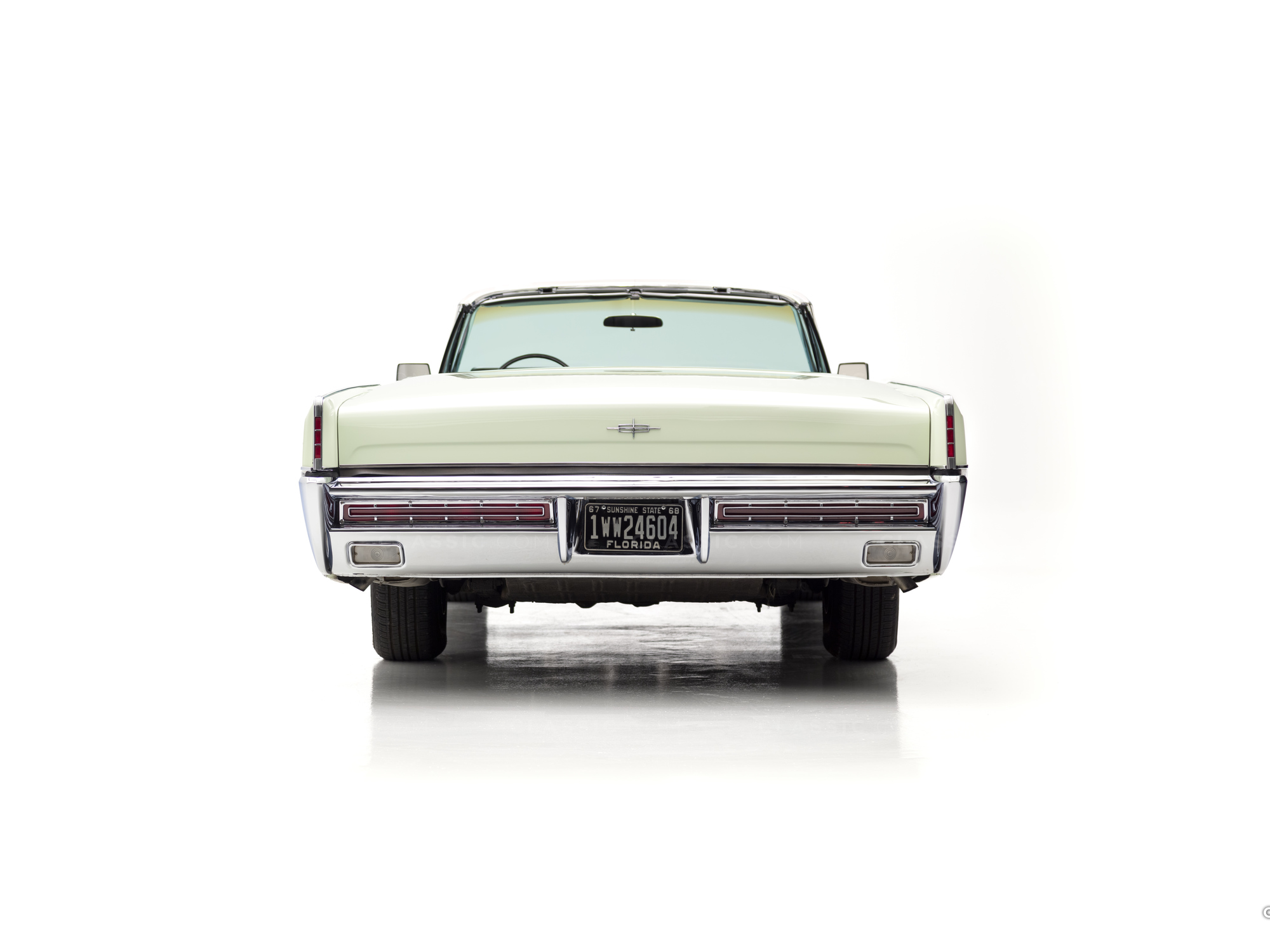 The Classic Motor Company - 1967 Lincoln Continental 7Y86G806920 - Cameo Green - Studio
