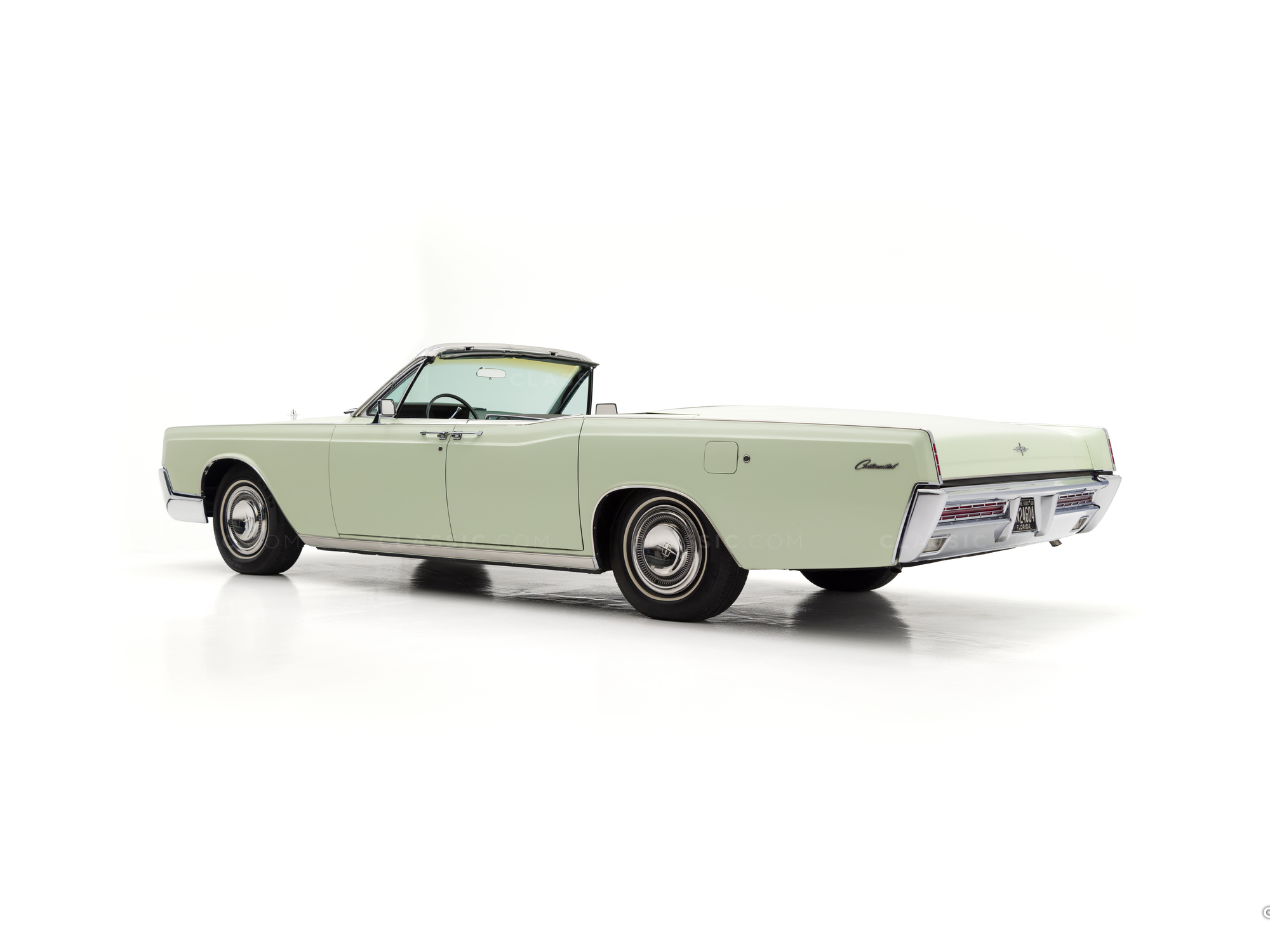 The Classic Motor Company - 1967 Lincoln Continental 7Y86G806920 - Cameo Green - Studio