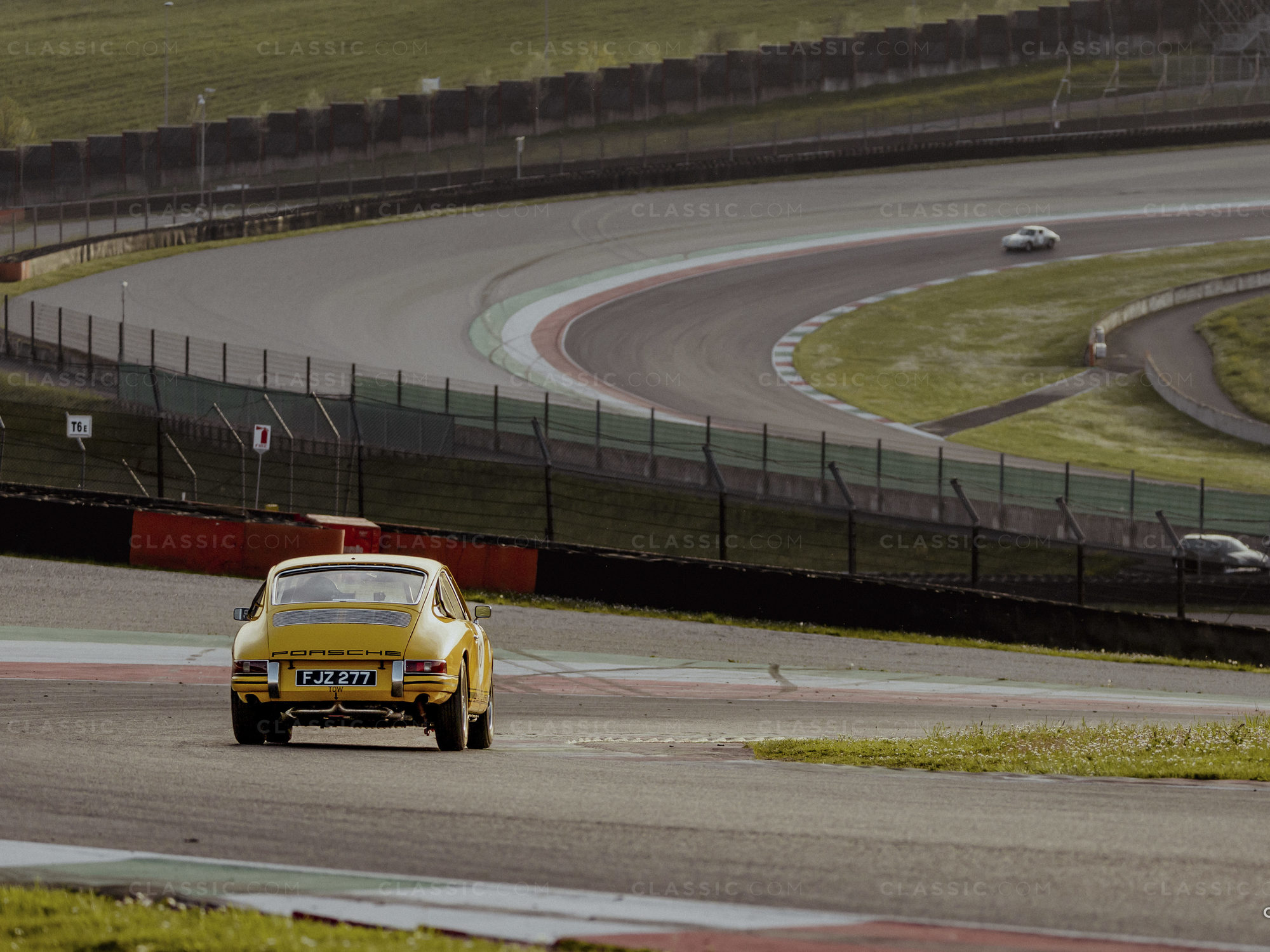 The Classic Motor Company - 1968 Porsche 911 Race Car Yellow 11835003 - 2024 04 05 Muguello Race