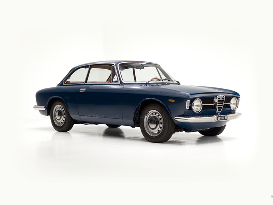The Classic Motor Company - 1970 Alfa Romeo Giulia GT 1300 Junior AR1250682 - Studio