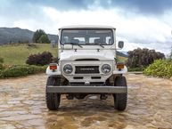 1978 FJ40 Land Cruiser White