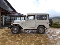 1978 FJ40 Land Cruiser White