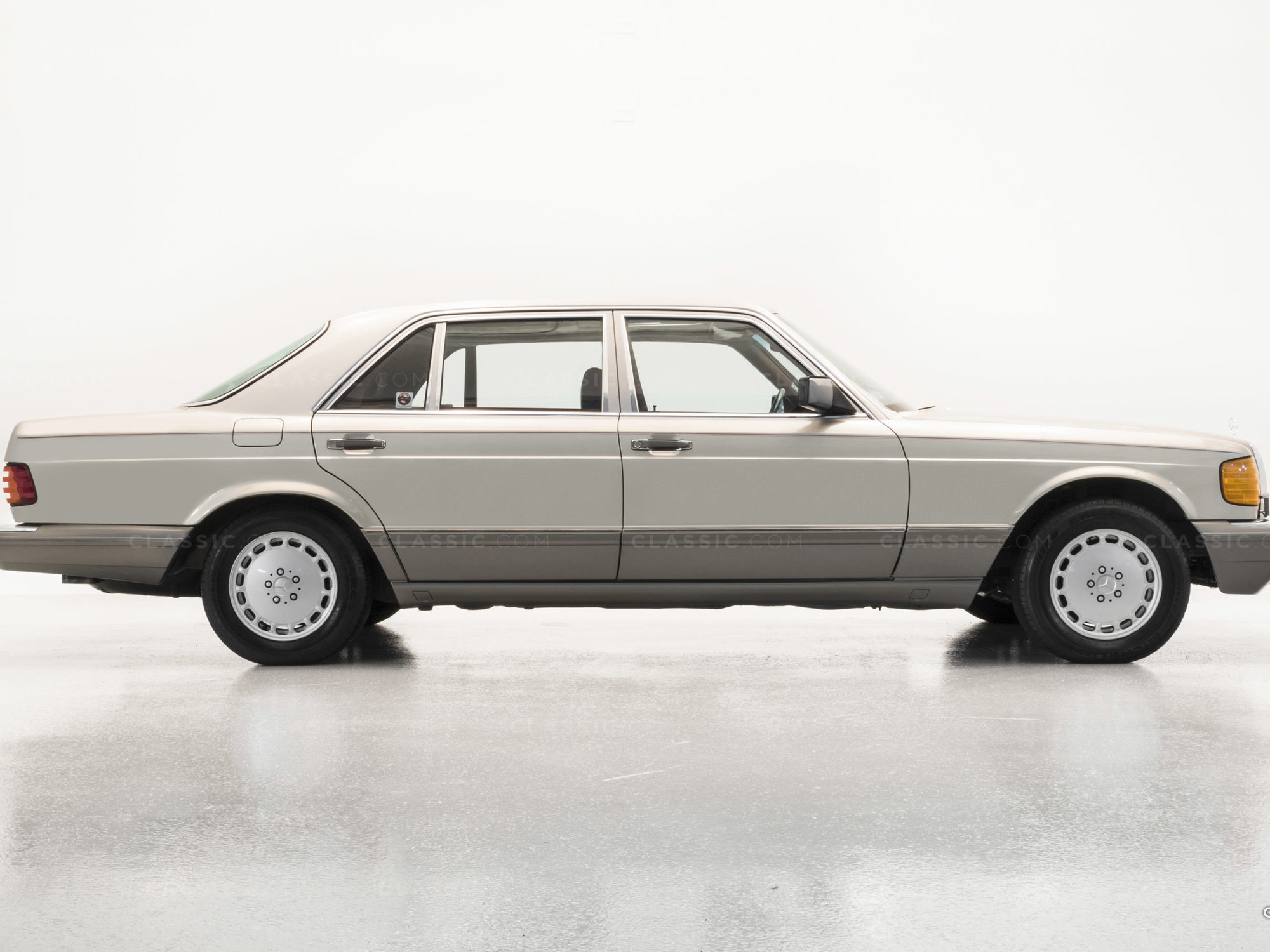 CMC - 1992 Mercedes-Benz 500E - WDB1240361B872073 - Studio