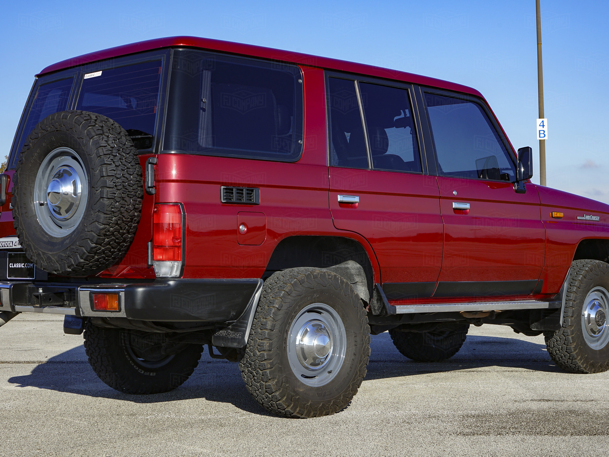 1991 JT1V0LJ7708000216 Medium Red Pearl - Outdoors