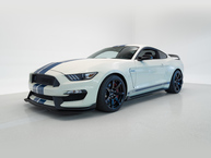 2020 Ford Shelby Mustang GT350R White - 1FA6P8JZ2L5552601 - Studio