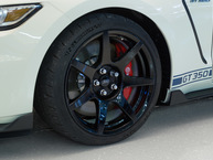 2020 Ford Shelby Mustang GT350R White - 1FA6P8JZ2L5552601 - Studio