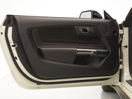 2020 Ford Shelby Mustang GT350R White - 1FA6P8JZ2L5552601 - Studio